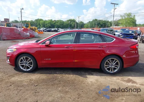 2019 Ford Fusion Hybrid Titanium из США, поврежденный, VIN 3FA6P0RU4KR257540